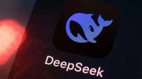 DeepSeek 算力拓扑与数据管道示意